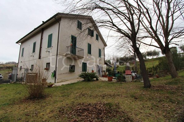 casa indipendente in vendita a Folignano