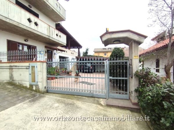 casa indipendente in vendita a Folignano in zona Piane di Morro