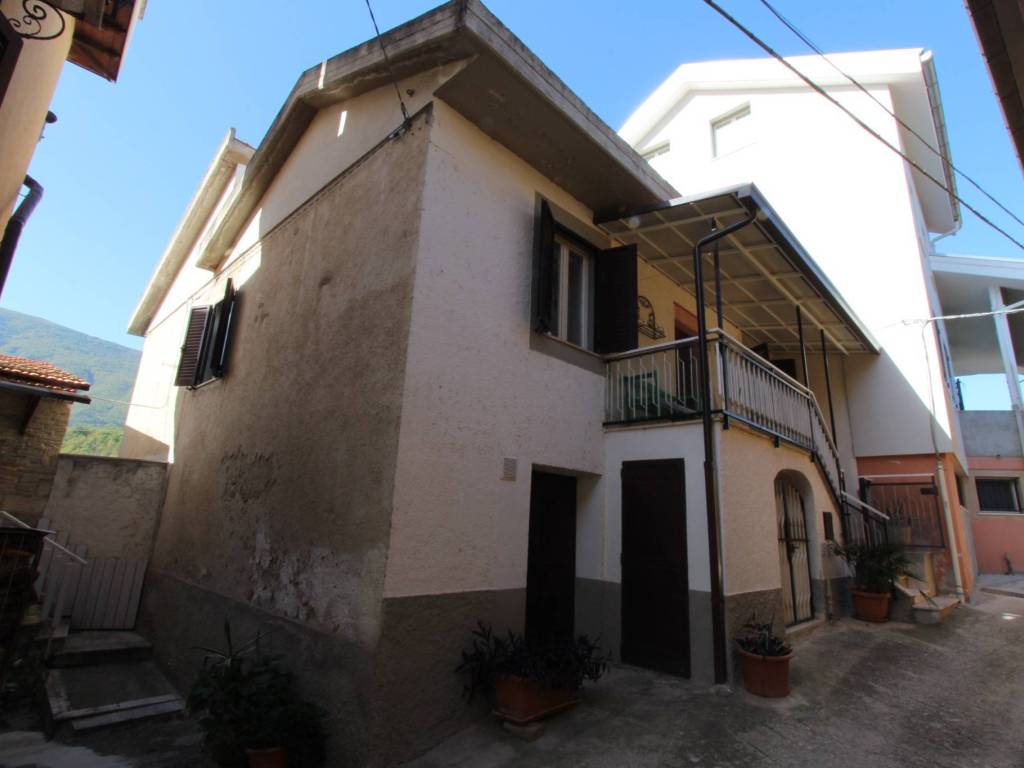 quadrivano in vendita a Folignano in zona San Benedetto