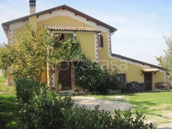 casa indipendente in vendita a Folignano in zona Piane di Morro