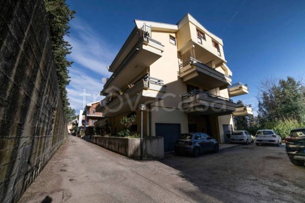 casa indipendente in vendita a Folignano in zona Villa Pigna