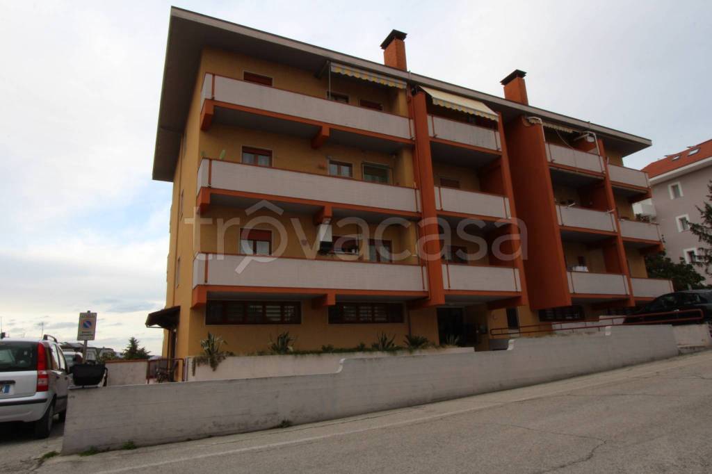 appartamento in vendita a Folignano