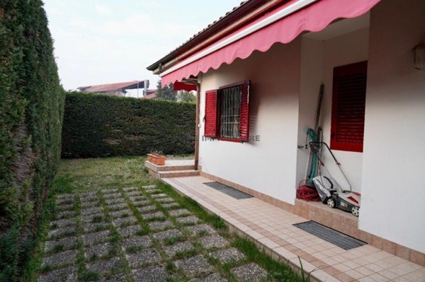 casa indipendente in vendita a Folignano in zona Piane di Morro