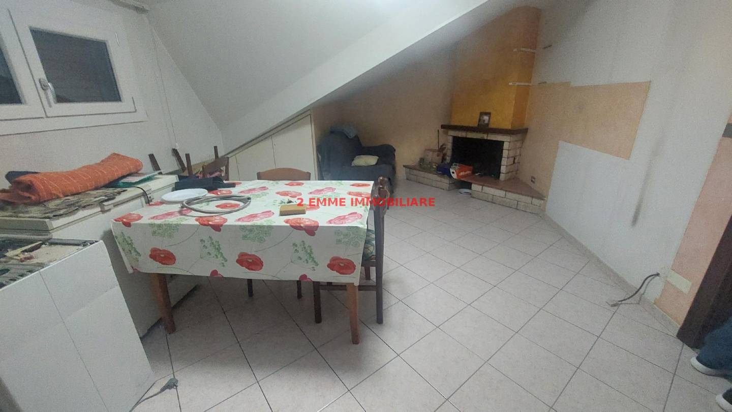 casa indipendente in vendita a Folignano