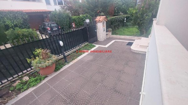 casa indipendente in vendita a Folignano