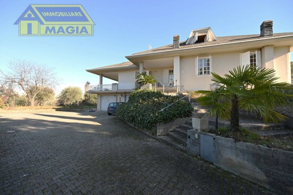casa indipendente in vendita a Folignano in zona Villa Pigna