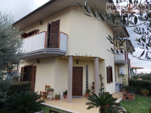 casa indipendente in vendita a Folignano in zona Piane di Morro