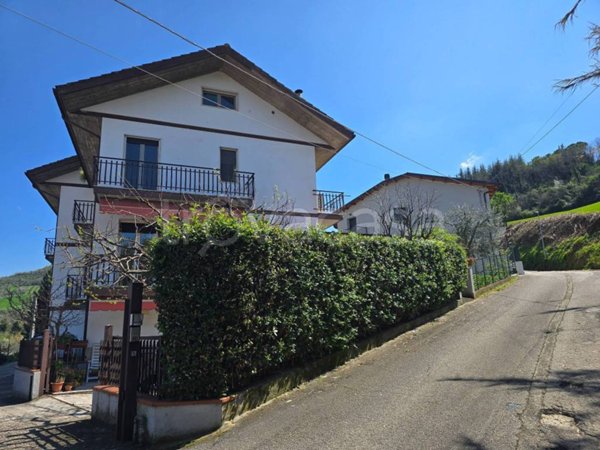 casa indipendente in vendita a Folignano in zona Case di Coccia