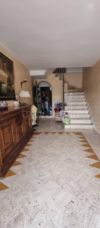casa indipendente in vendita a Folignano