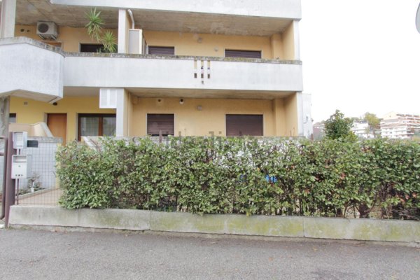 appartamento in vendita a Folignano in zona Villa Pigna