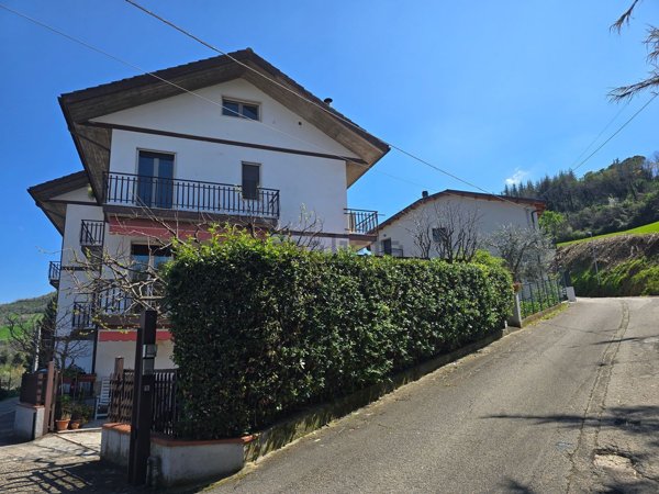 casa indipendente in vendita a Folignano in zona Case di Coccia