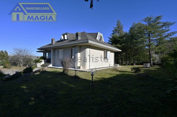 casa indipendente in vendita a Folignano in zona Villa Pigna