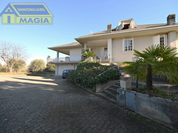 casa indipendente in vendita a Folignano in zona Villa Pigna