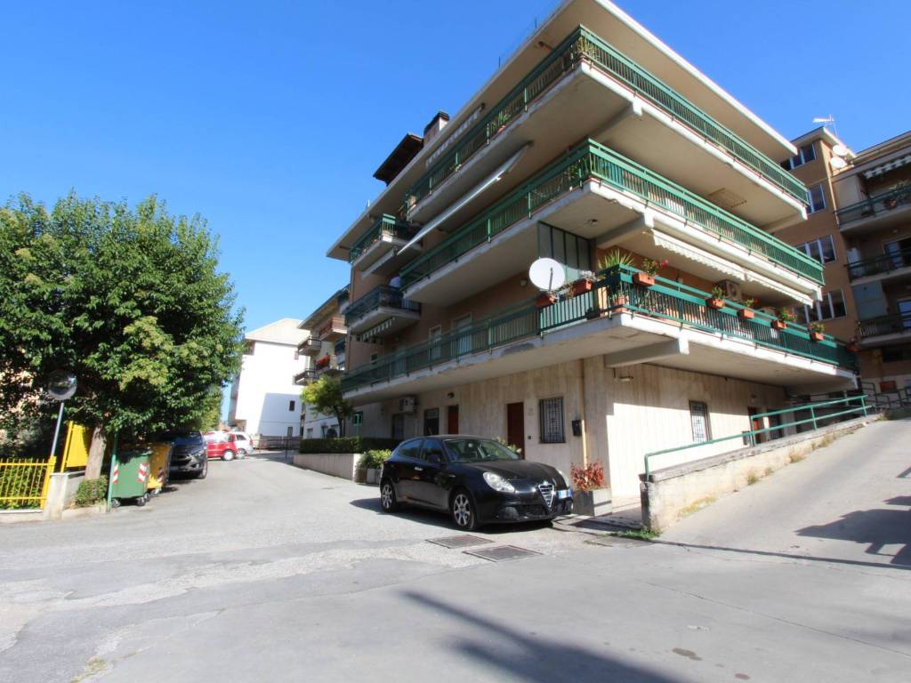 appartamento in vendita a Folignano in zona Villa Pigna