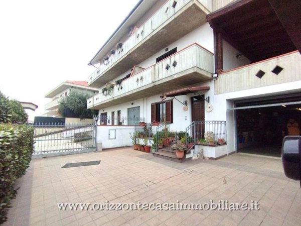 casa indipendente in vendita a Folignano in zona Piane di Morro