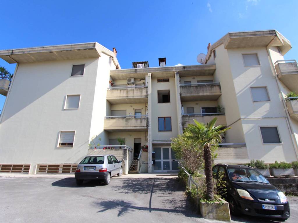 appartamento in vendita a Folignano