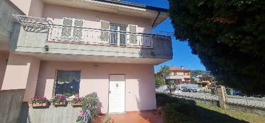casa indipendente in vendita a Folignano in zona Piane di Morro