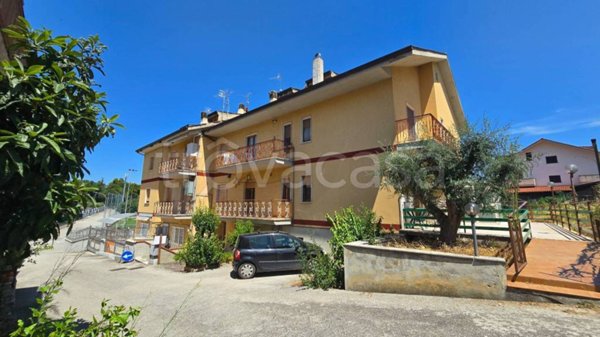 appartamento in vendita a Folignano in zona Piane di Morro