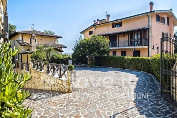casa indipendente in vendita a Folignano in zona Villa Pigna