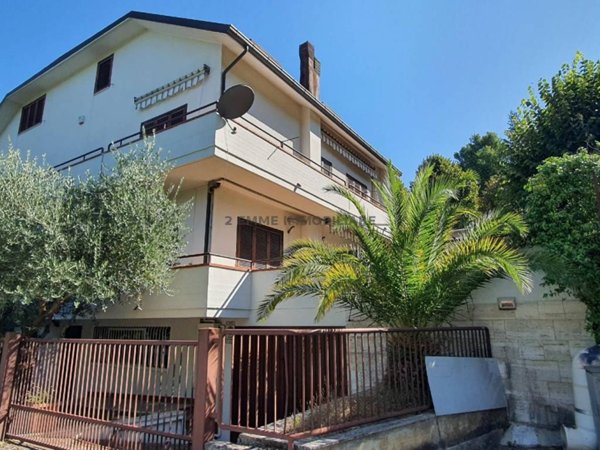 casa indipendente in vendita a Folignano in zona Case di Coccia