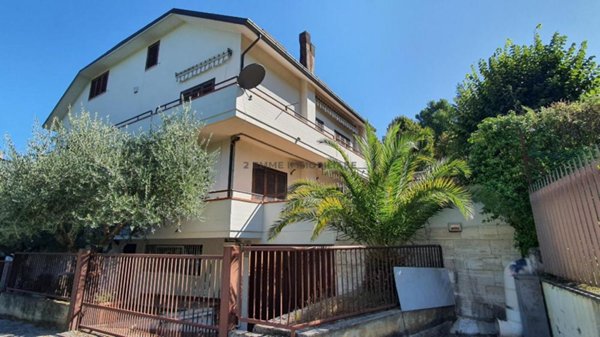 casa indipendente in vendita a Folignano in zona Case di Coccia