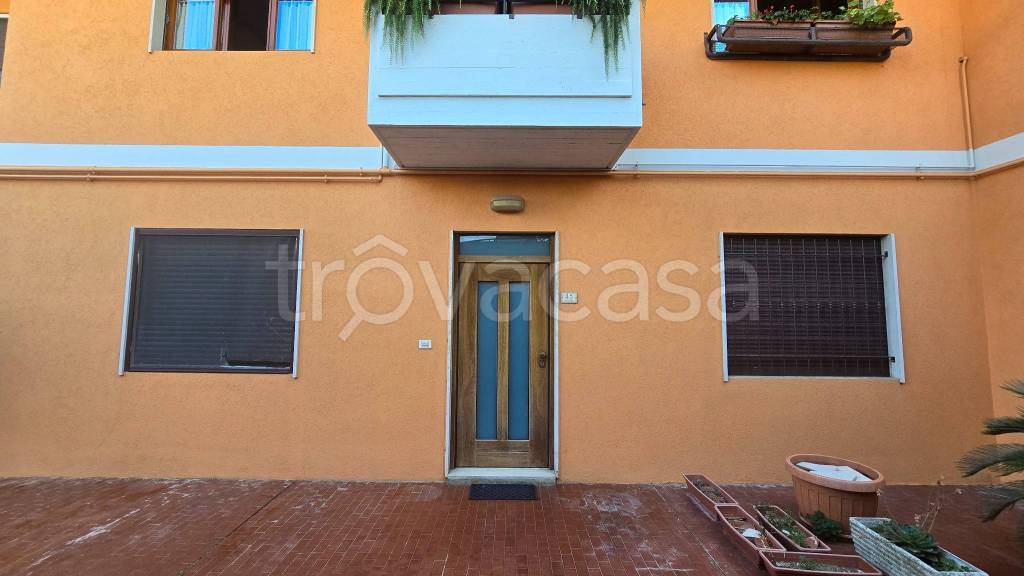 appartamento in vendita a Folignano in zona Villa Pigna