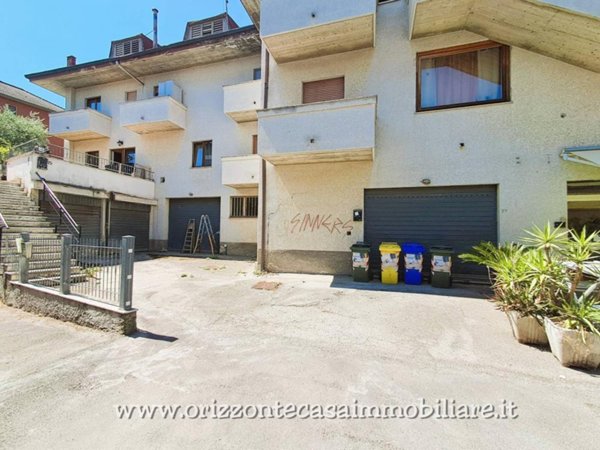 negozio in vendita a Folignano in zona Villa Pigna
