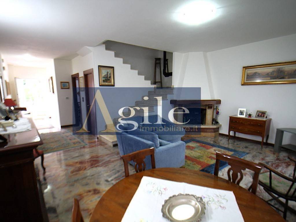 casa indipendente in vendita a Folignano in zona San Benedetto