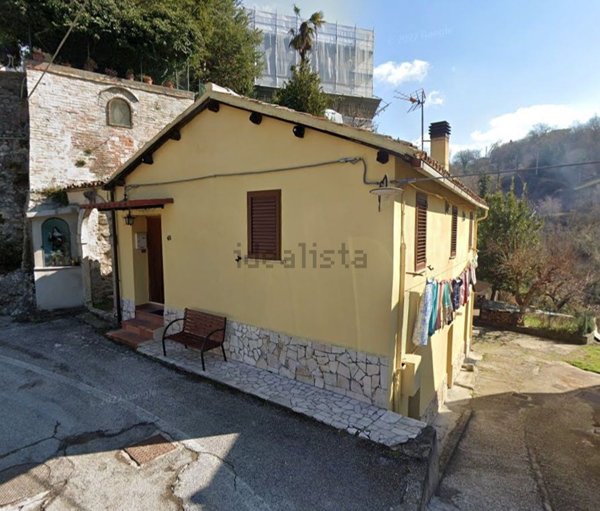 appartamento in vendita a Folignano in zona Castel Folignano