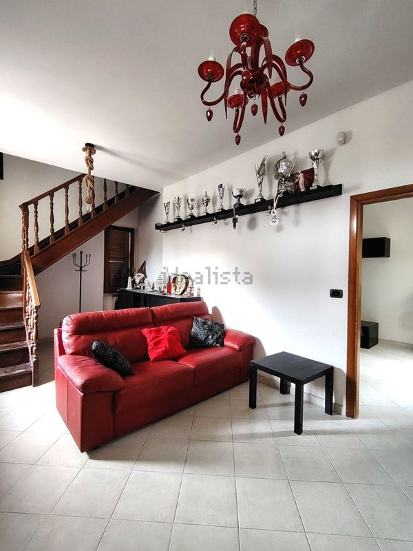 casa indipendente in vendita a Folignano