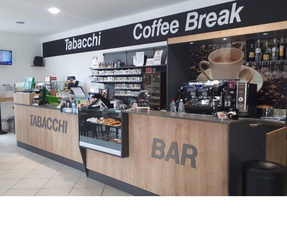 negozio in vendita a Folignano