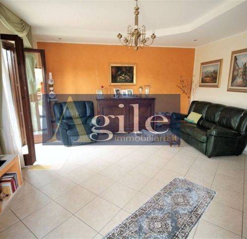 casa indipendente in vendita a Folignano in zona Piane di Morro