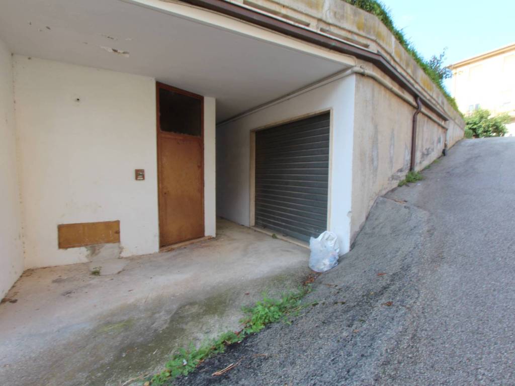 casa indipendente in vendita a Folignano in zona Villa Pigna