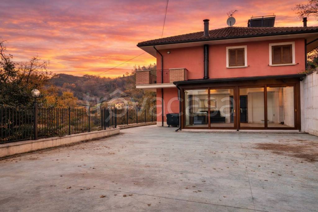 casa indipendente in vendita a Folignano in zona San Benedetto