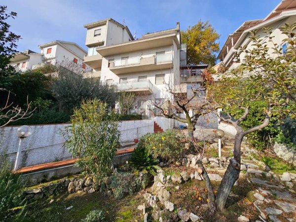 casa indipendente in vendita a Folignano in zona Villa Pigna