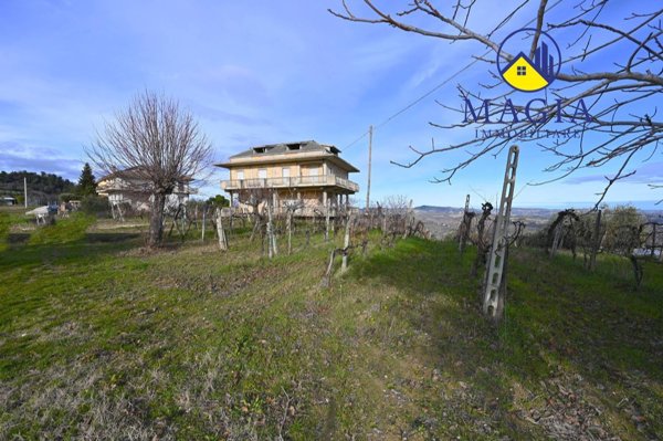 casa indipendente in vendita a Folignano in zona Piane di Morro