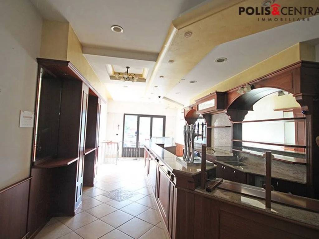 negozio in vendita a Folignano in zona Villa Pigna