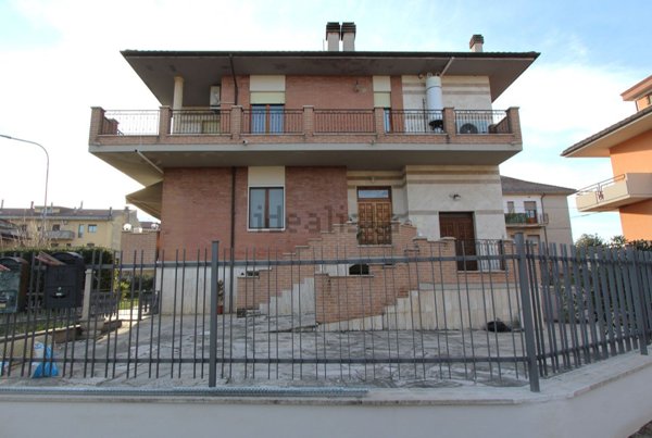 appartamento in vendita a Folignano in zona Piane di Morro