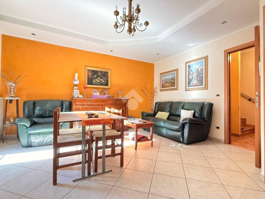 casa indipendente in vendita a Folignano in zona Piane di Morro