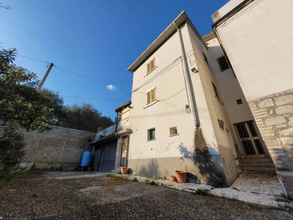 casa indipendente in vendita a Folignano in zona Piane di Morro