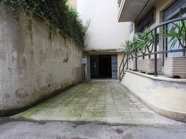 locale di sgombero in vendita a Folignano in zona Villa Pigna