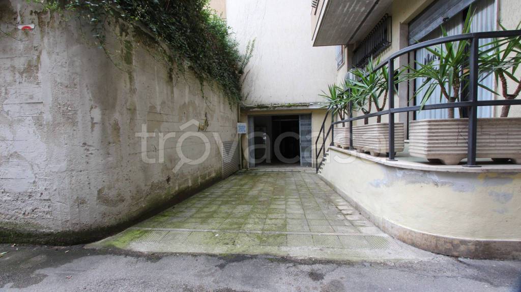 locale di sgombero in vendita a Folignano in zona Villa Pigna