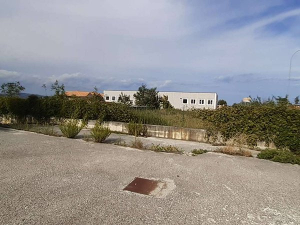 negozio in vendita a Folignano in zona Piane di Morro