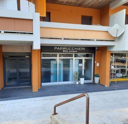 negozio in vendita a Folignano in zona Villa Pigna