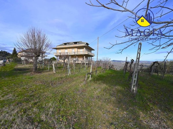 casa indipendente in vendita a Folignano in zona Piane di Morro