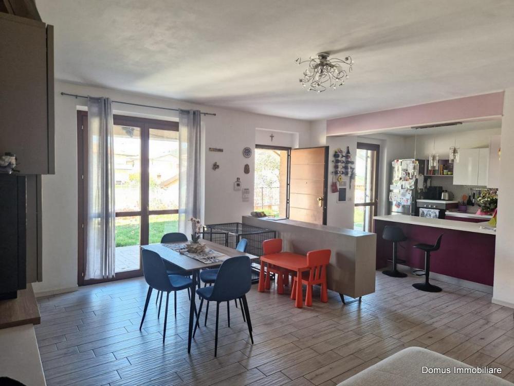 casa indipendente in vendita a Folignano