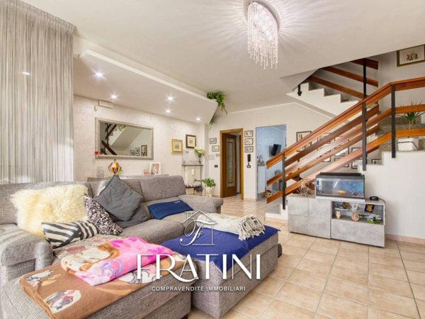 casa indipendente in vendita a Folignano