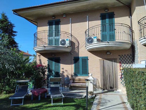 casa indipendente in vendita a Folignano in zona Piane di Morro