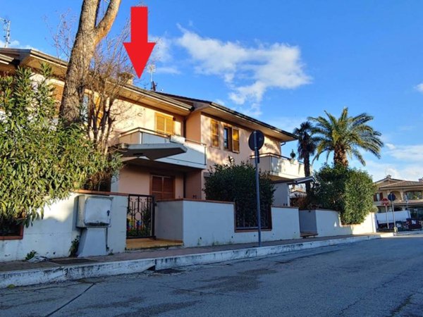 casa indipendente in vendita a Folignano in zona Piane di Morro
