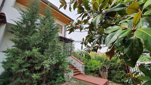 casa indipendente in vendita a Folignano in zona Villa Pigna